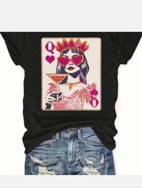 Queen of Hearts Graphic Tee in Black & Pink